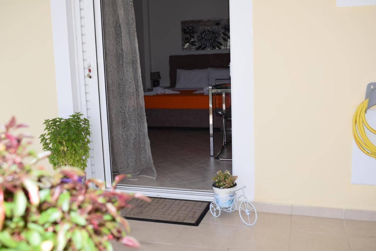 Studio Holiday Kalamata Lägenhet Exteriör bild